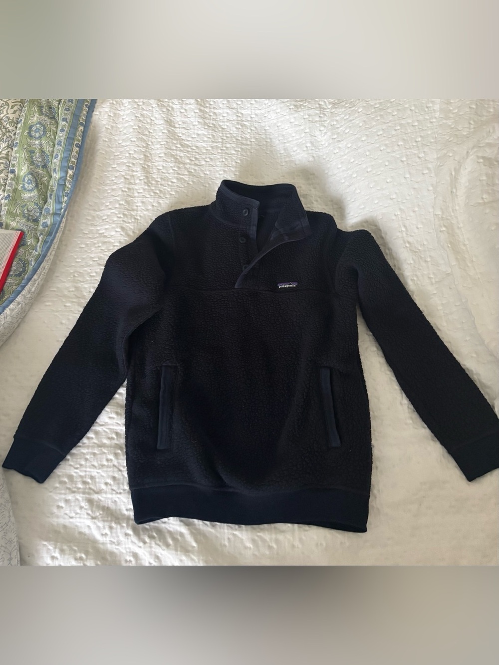 Patagonia Men's Navy fleece pullover